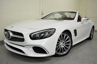 Used 2017 Mercedes-Benz SL 550 image 1