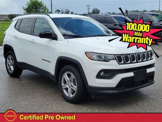 Used 2023 Jeep Compass Latitude image 1