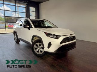 Used 2020 Toyota RAV4 LE image 1