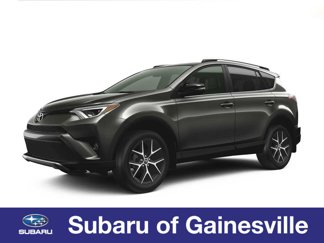 Used 2018 Toyota RAV4 SE image 1