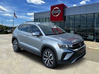 Used 2023 Volkswagen Taos SE w/ Panoramic Sunroof Package image 1
