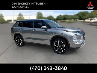 Used 2022 Mitsubishi Outlander SE image 1