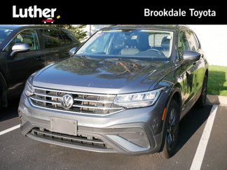 Used 2022 Volkswagen Tiguan SE w/ Panoramic Sunroof Package image 1