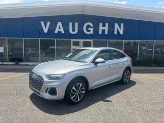 Used 2022 Audi Q5 2.0T Premium w/ Convenience Package image 1