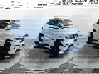 Used 2018 Jeep Grand Cherokee Altitude image 1