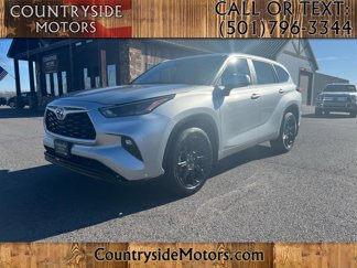 Used 2023 Toyota Highlander LE image 1