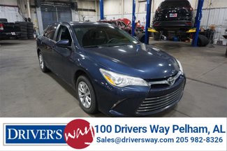Used 2017 Toyota Camry LE image 1