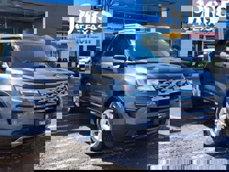 Used 2019 Ford Explorer XLT image 1