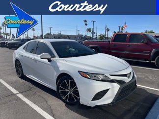 Used 2020 Toyota Camry SE image 1