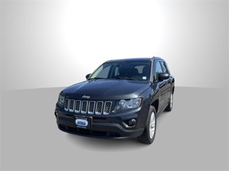 Used 2015 Jeep Compass Latitude image 1