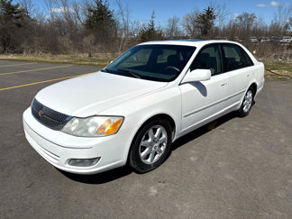 Used 2000 Toyota Avalon XL image 1