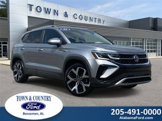 Used 2022 Volkswagen Taos SEL image 1