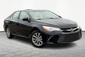 Used 2015 Toyota Camry LE image 1