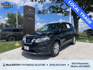 Used 2018 Nissan Rogue SV image 1