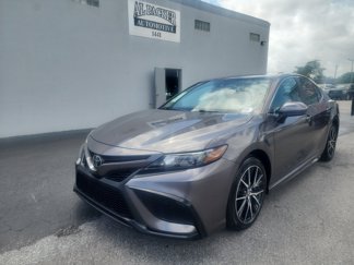 Used 2021 Toyota Camry SE image 1