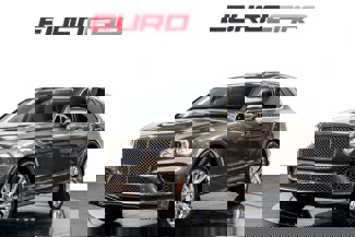 Used 2023 Bentley Bentayga image 1
