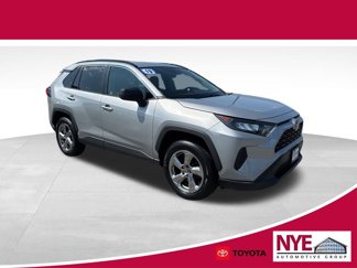 Used 2019 Toyota RAV4 LE image 1