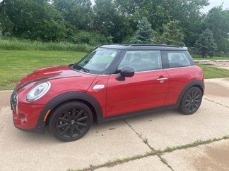 Used 2018 MINI Cooper S image 1