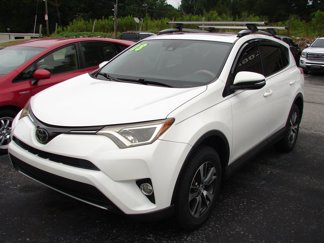 Used 2018 Toyota RAV4 XLE image 1
