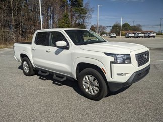 Used 2022 Nissan Frontier SV image 1