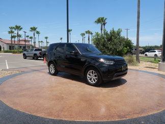 Used 2020 Land Rover Discovery SE image 1