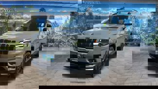 Used 2023 Jeep Cherokee Altitude Lux image 1