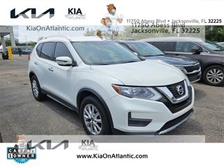 Used 2017 Nissan Rogue SV image 1