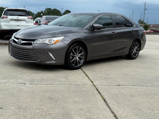 Used 2015 Toyota Camry XLE w/ Moonroof Package image 1