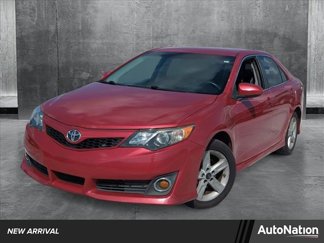 Used 2014 Toyota Camry SE image 1