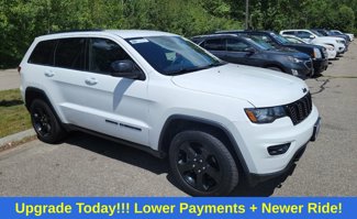 Used 2019 Jeep Grand Cherokee Laredo image 1