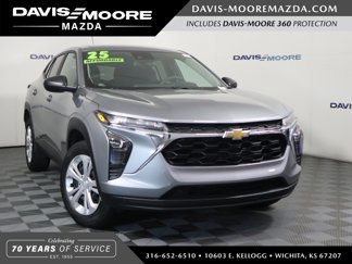 Used 2025 Chevrolet Trax LS image 1