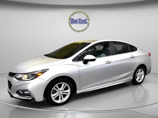 Used 2017 Chevrolet Cruze LT w/ Convenience Package image 1