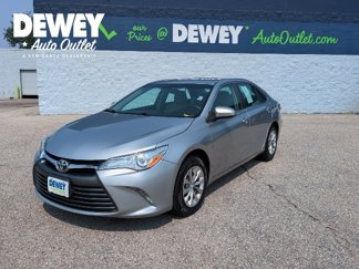 Used 2015 Toyota Camry LE image 1
