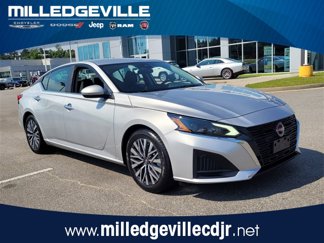 Used 2023 Nissan Altima 2.5 SV image 1