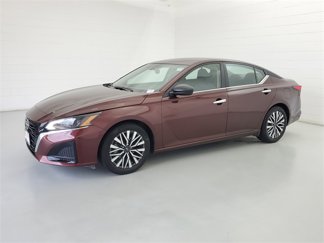Used 2024 Nissan Altima 2.5 SV image 1