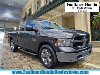 Used 2018 RAM 1500 Classic SLT image 1