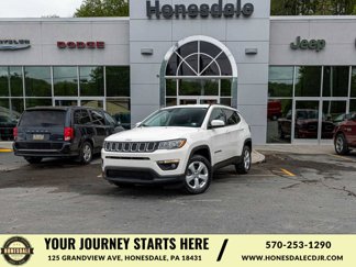 Used 2020 Jeep Compass Latitude image 1