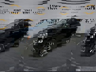 Used 2023 GMC Terrain SLT image 1