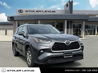 Used 2021 Toyota Highlander XLE image 1