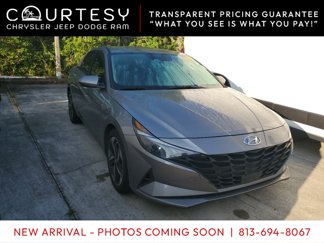 Used 2023 Hyundai Elantra SEL w/ Convenience Package image 1