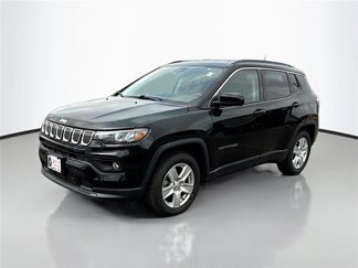 Used 2022 Jeep Compass Latitude image 1