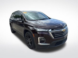 Used 2023 Chevrolet Traverse LT image 1