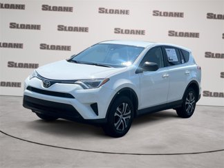 Used 2018 Toyota RAV4 LE image 1