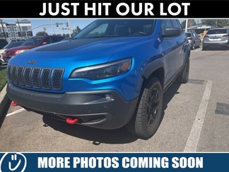 Used 2019 Jeep Cherokee Trailhawk video 1