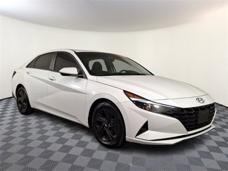 Used 2021 Hyundai Elantra SEL image 1