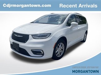 Used 2022 Chrysler Pacifica Touring-L image 1