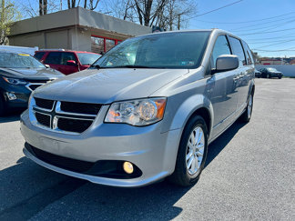 Used 2018 Dodge Grand Caravan SXT image 1