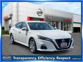 Used 2022 Nissan Altima 2.5 SV image 1