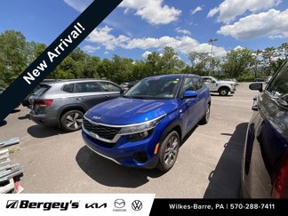 Used 2023 Kia Seltos LX image 1