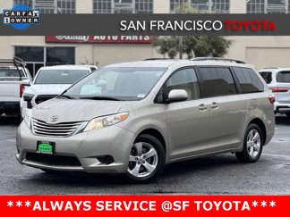 Used 2017 Toyota Sienna LE image 1